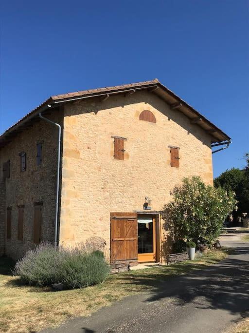 « Le Vieux Hangar » Gite A La Ferme Truffe Exterior foto